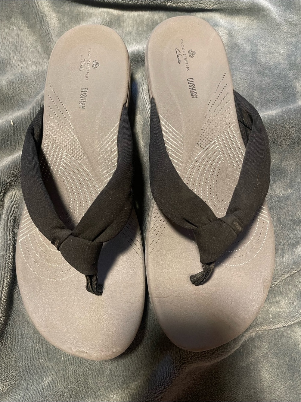 Clarks Cloudsteppers Arla Glison Womens Flip Flops Black Fabric Sandals Size 10M